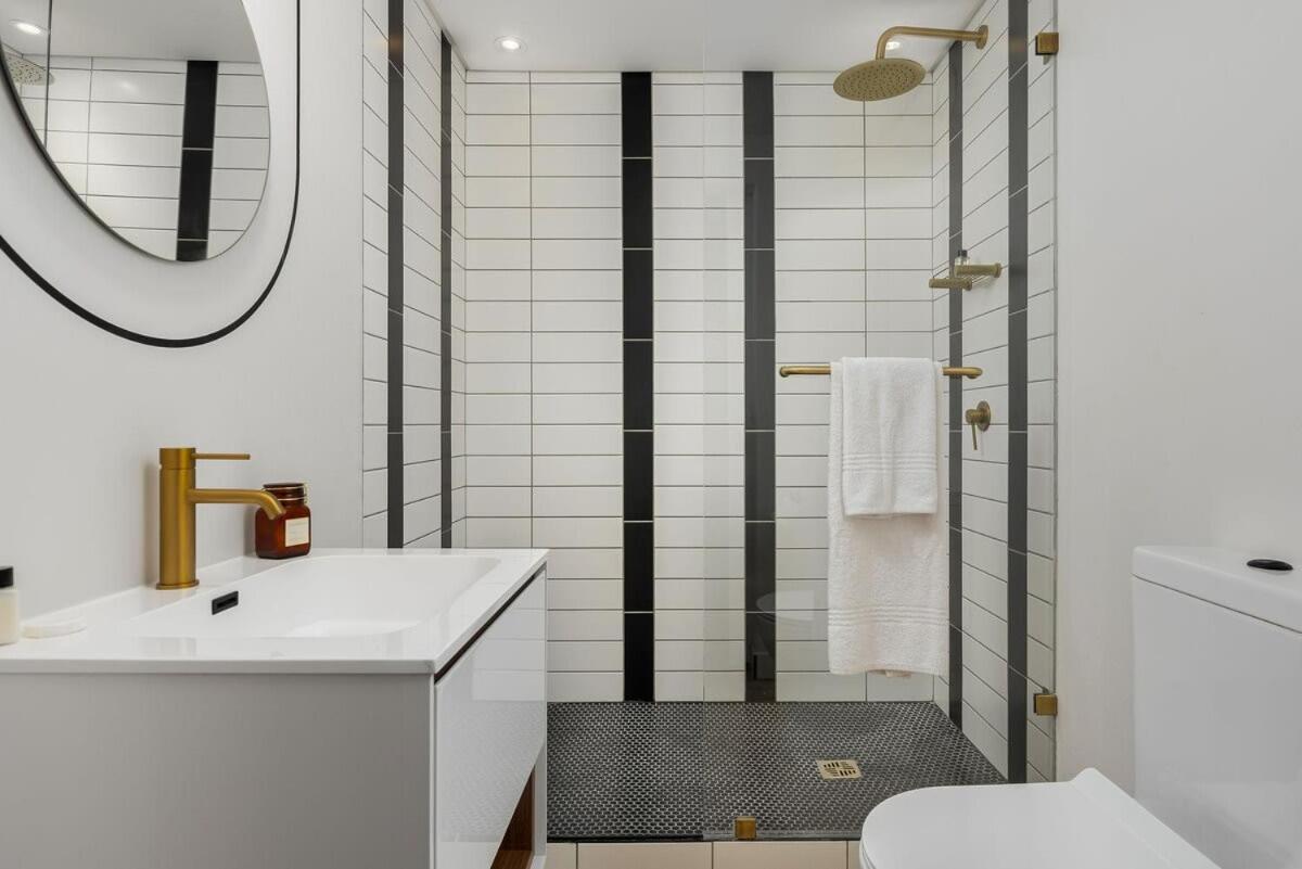 Apartment Sleek Metropolitan Loft! *